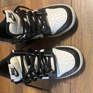 Worn Dunk lows in size 5